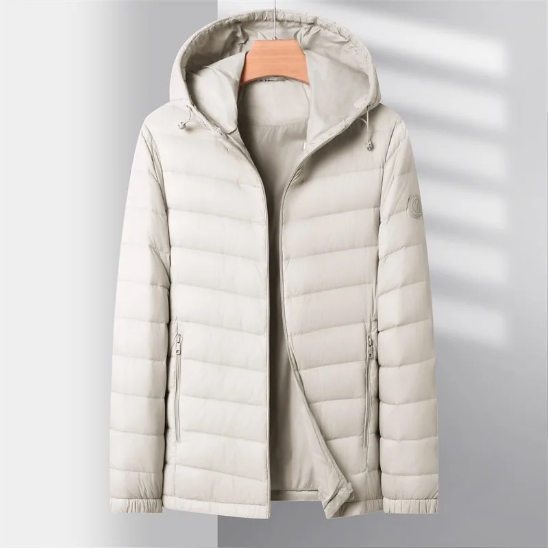 

Высококачественная и стильная мужская легкая куртка на 90 градусов, короткая осенняя теплая куртка с капюшоном на утином пуху, тонкая мужская верхняя одежда