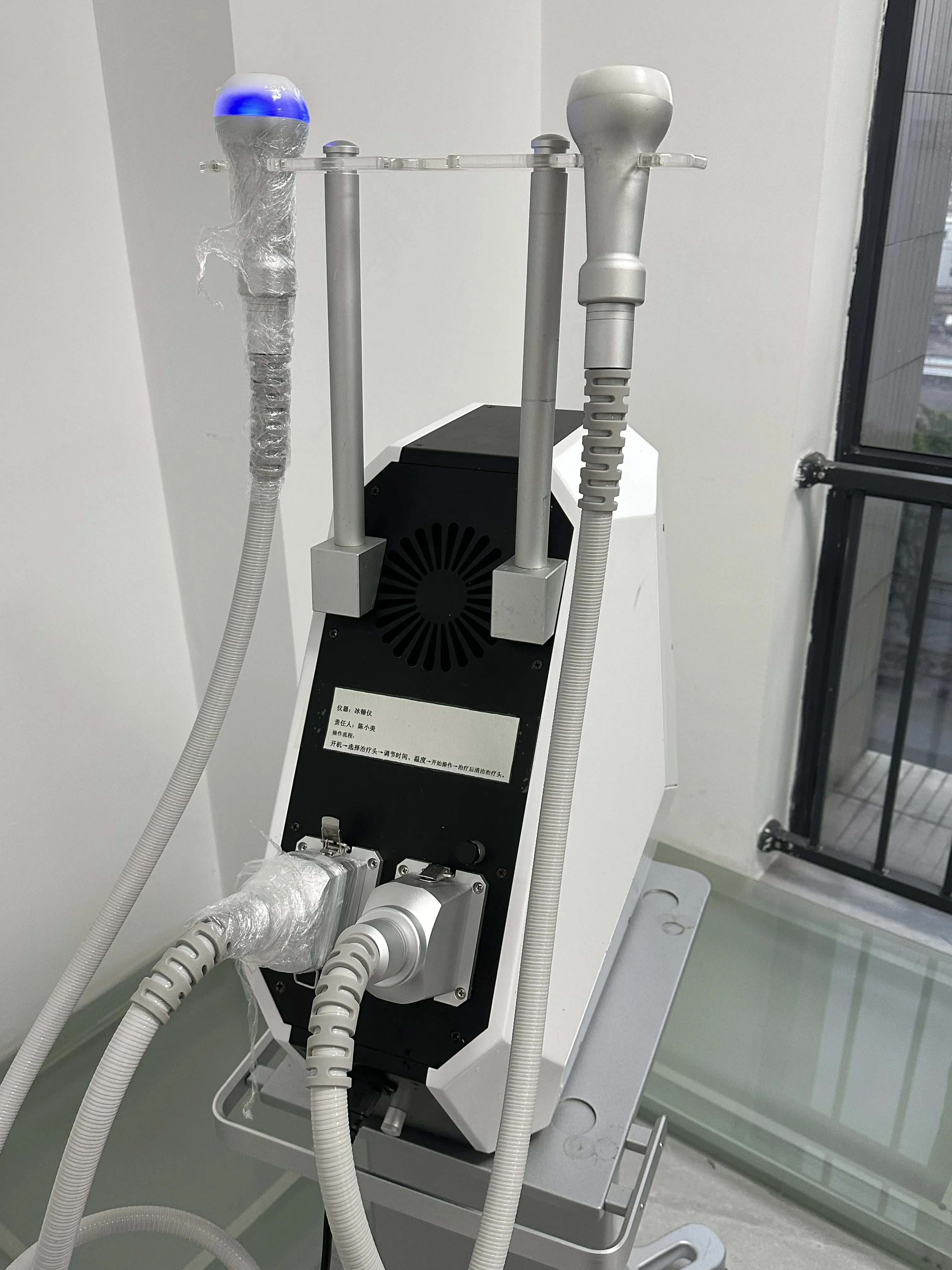 المهنية بارد T صدمة Cryoskin 4.0 آلة المعدات المحمولة الساخنة والباردة شد الجلد فقدان الوزن آلة تخسيس الجسم