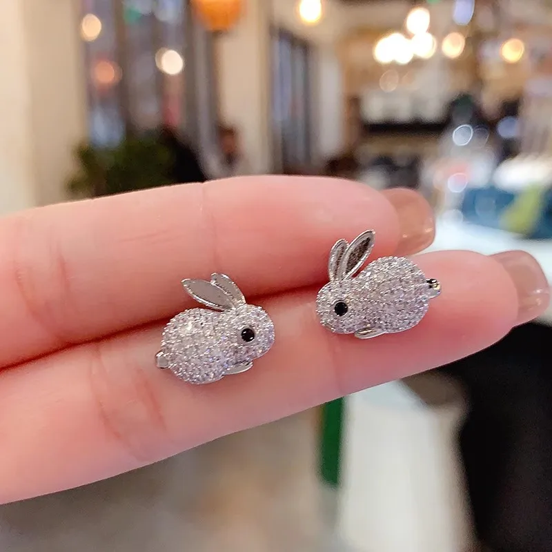 

Huitan Cute серьги-гвоздики в форме кроликов для девочек Bling Crystal CZ изысканные женские серьги ежедневная одежда Вечерние эффектные ювелирные изделия
