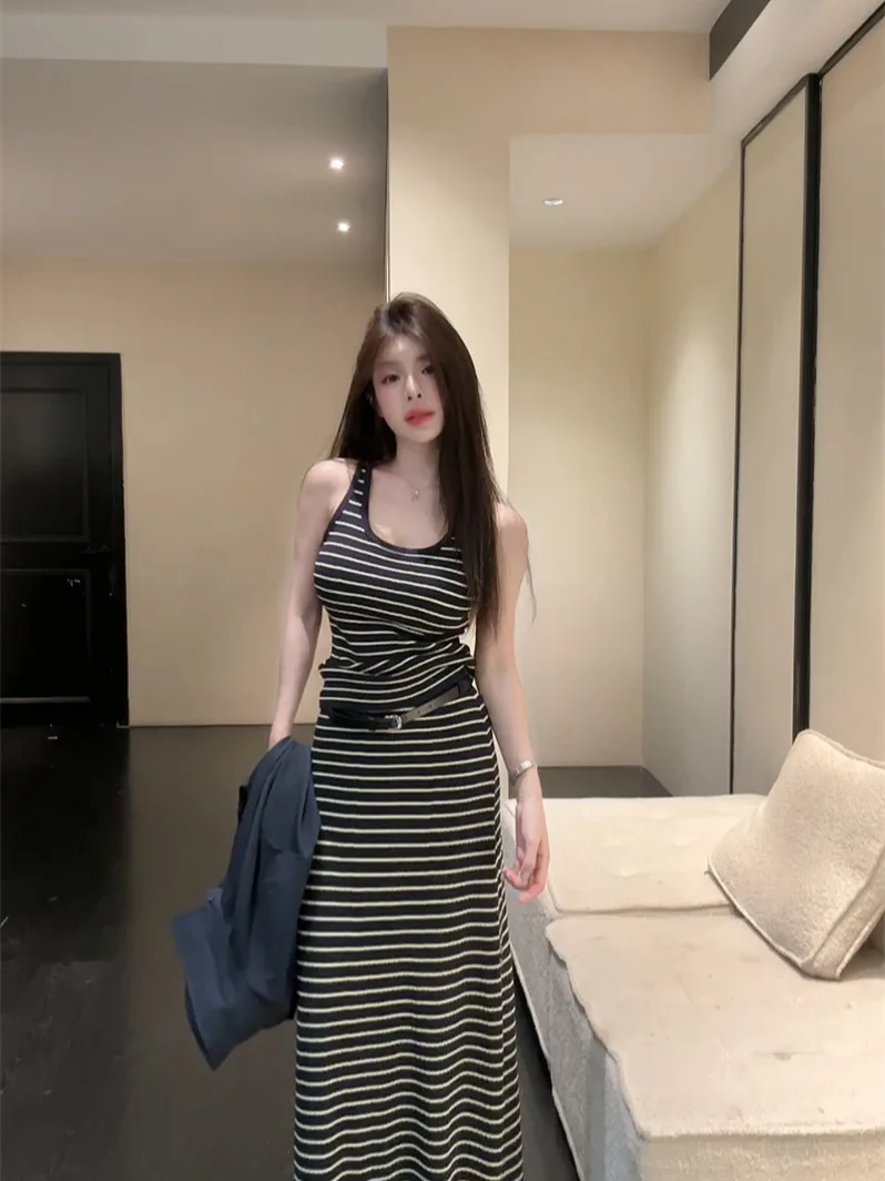 

Sun Protection Cardigan Outerwear Women's Summer Hot Girl Set with Strip Back Tank Top And Half Skirt Three-piece Set