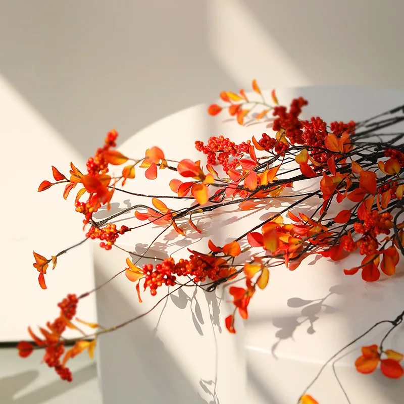 

New Chinese-style home decoration simulation autumn color small maple leaf string red fruit autumn leaf art flower arrangement