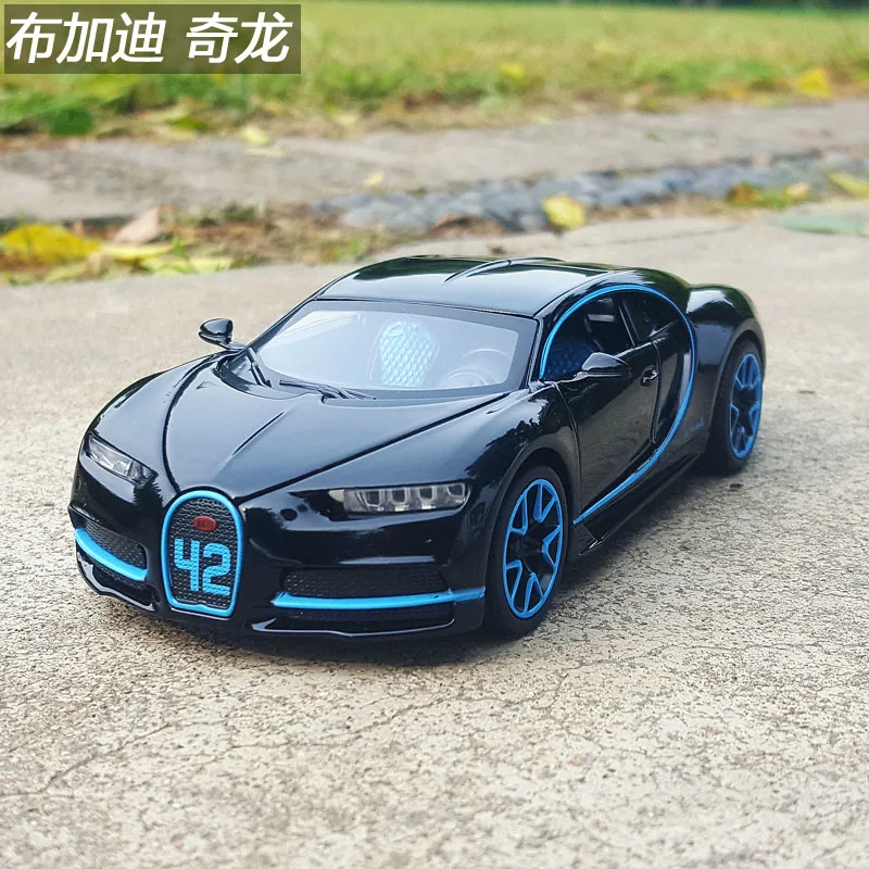 

1:32 Bugatti Chiron, модель спортивного автомобиля из сплава, литье под давлением и игрушка, металлическая модель супер автомобиля, имитация звука, свет, коллекция для детей, подарки