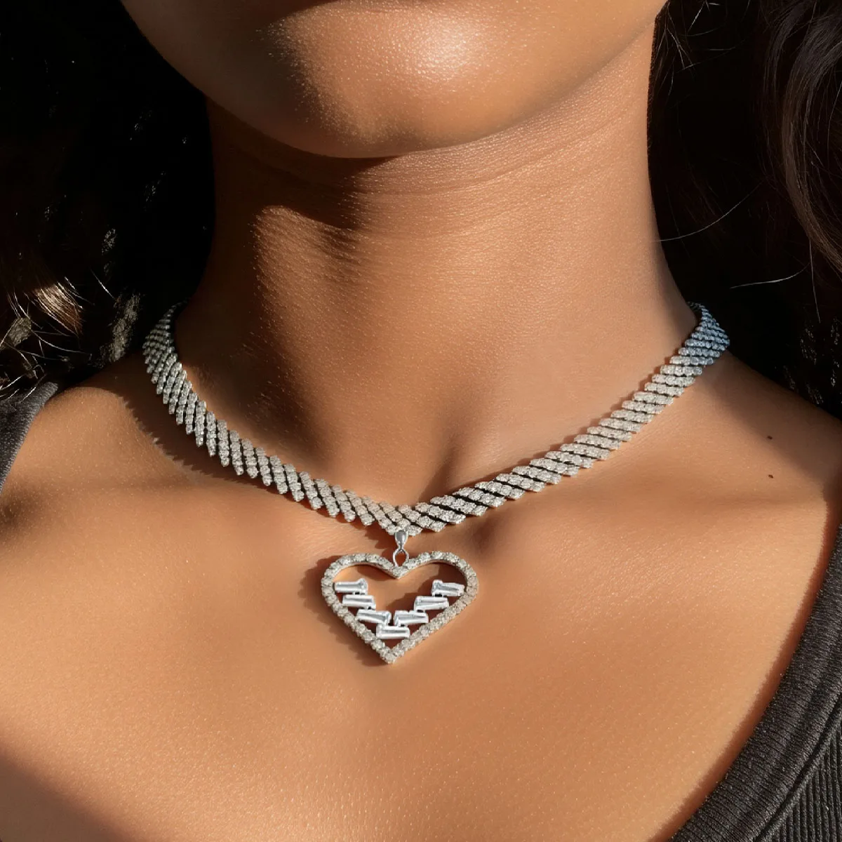 Heart-Shaped Zircon Pendant Necklace for Women Multi-Layer Cuban Chain Fashion Charm Daily Wear Hip Hop Party Jewelry
