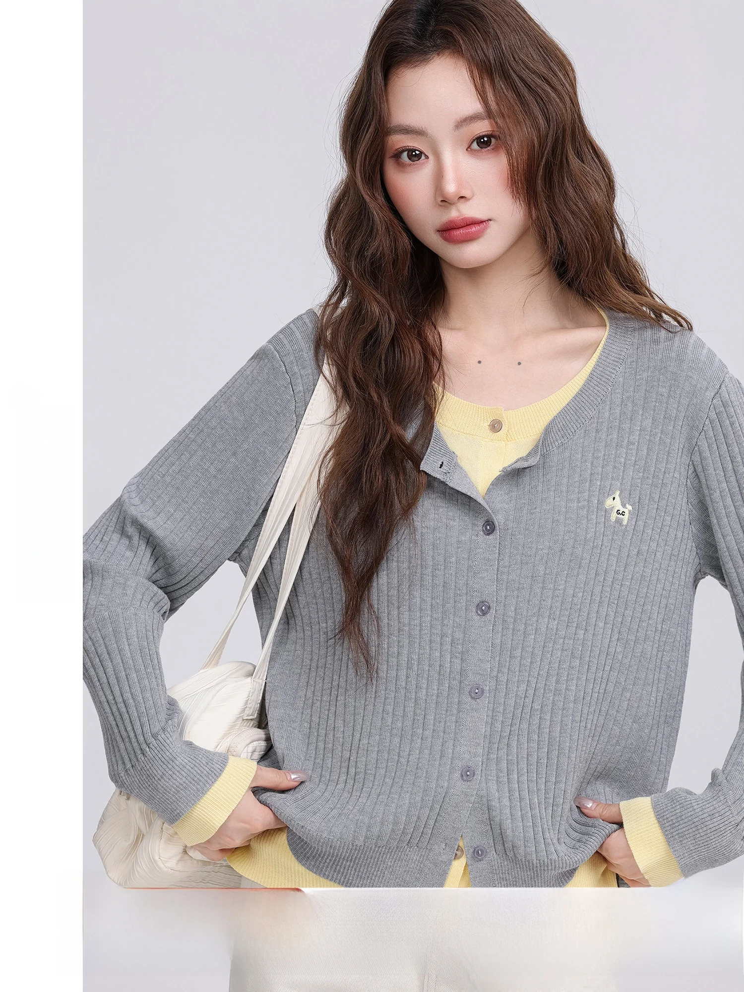 

Повседневный вязаный свитер для женщин на раннюю весну, с длинным рукавом, имитация двойки, кардиган, весна 2026, новинка, прямой крой