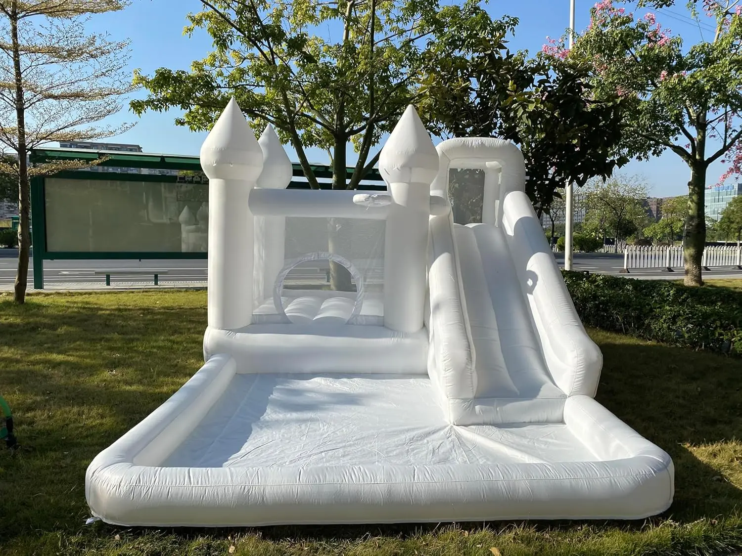 14피트(4.27미터) 에어바운스 워터슬라이드, 옥스포드 워터슬라이드(슬라이드와 볼풀/피트 포함), 화이트 에어바운스(송풍기 포함), 어린이용