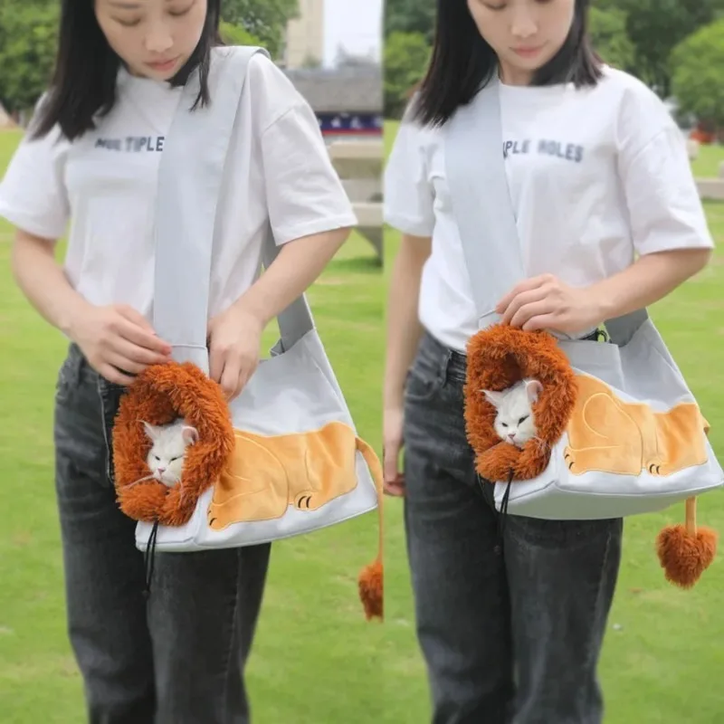 

Portable Pet Cat Carrier Tote Bag Cartoon Lion Big Capacity Sight-Seeing Window Breathable Pet Carrier Sightseeing Tote