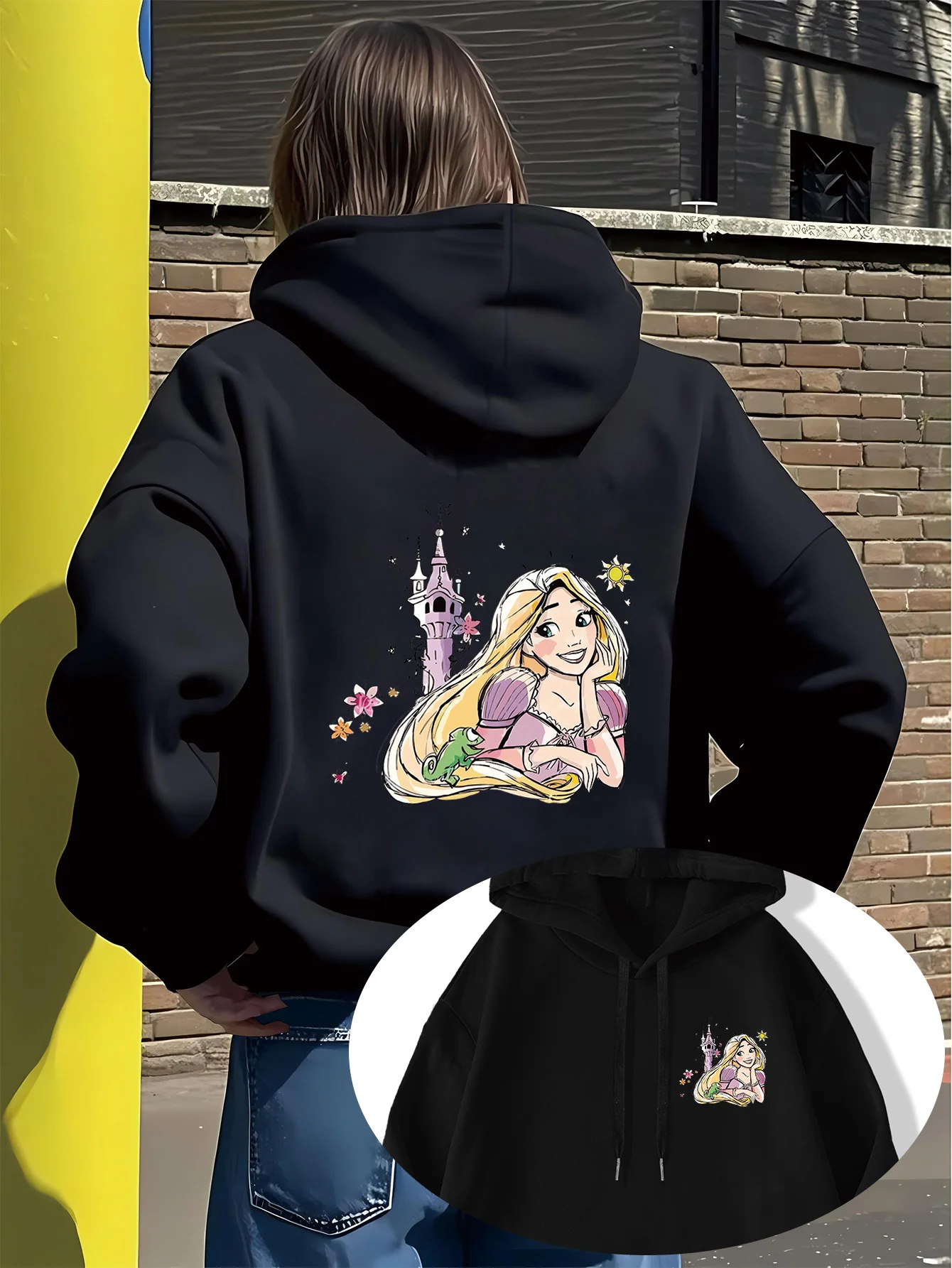 

Лицензионная коллекция Disney уже здесь: новые зимние и весенние модели, включая худи с принтом длинноволосой принцессы.