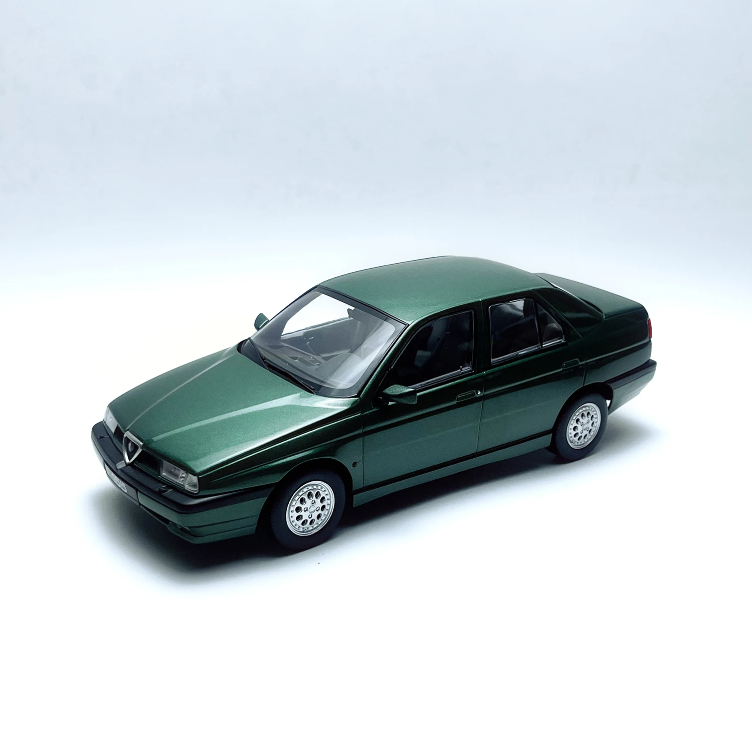 

KK 1:18 Scale Diecast Alloy Alfa Romeo 155 Toys Vintage Cars Model Classics Adult Collectible Souvenir Gifts Static Display