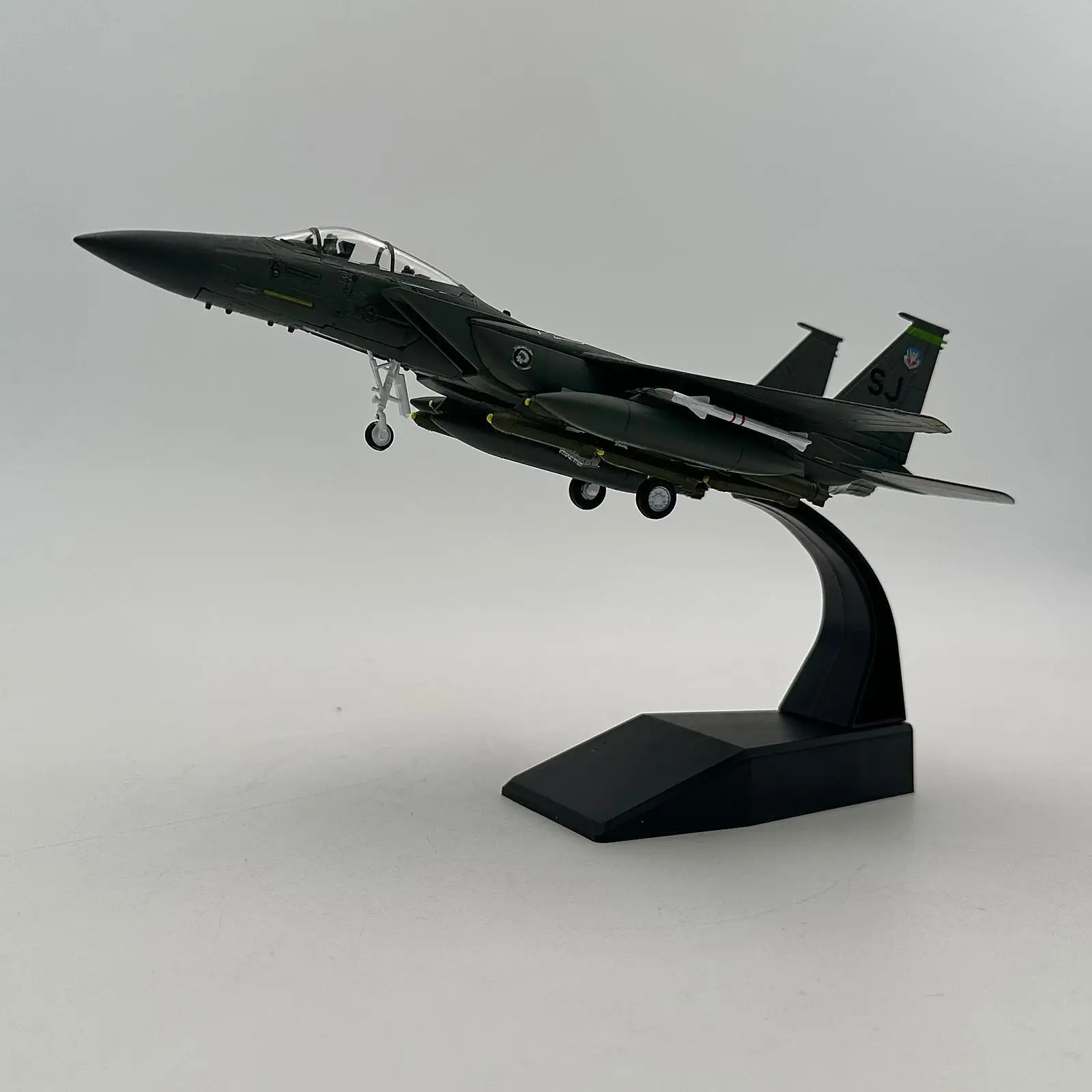 1:100 Fighter Jet Model Souvenir with Display Base Simulated Alloy Aircraft Model for Office Home Bookshelf Countertop Cabinet
