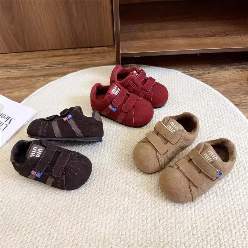 

Детские противоскользящие спортивные кроссовки, модные новые стильные теплые мягкие удобные прогулочные туфли на флисовой подкладке для мальчиков