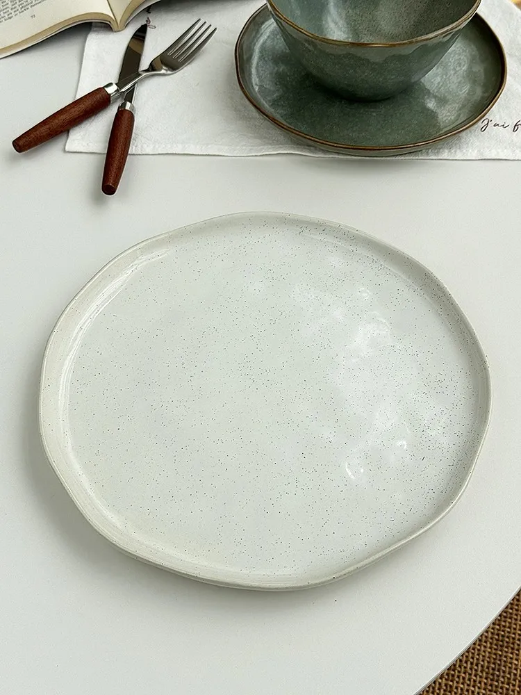 

Тарелка Anmuli в скандинавском ретро-стиле, ручной работы, неправильной формы, с глазурью из растительного масла, для западной кухни, функциональная круглая тарелка