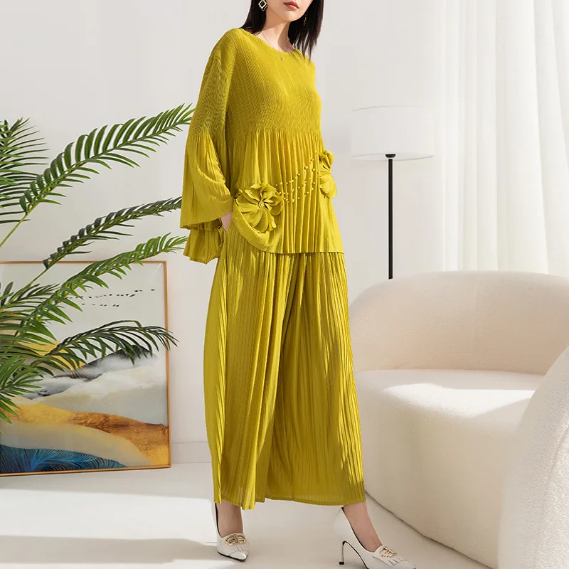 Miyake Style Pleated Fashion Loose Outfit Women\'s Spring and Autumn New Bell Sleeve Top High Waist Wide Leg Pants Two-Piece Set