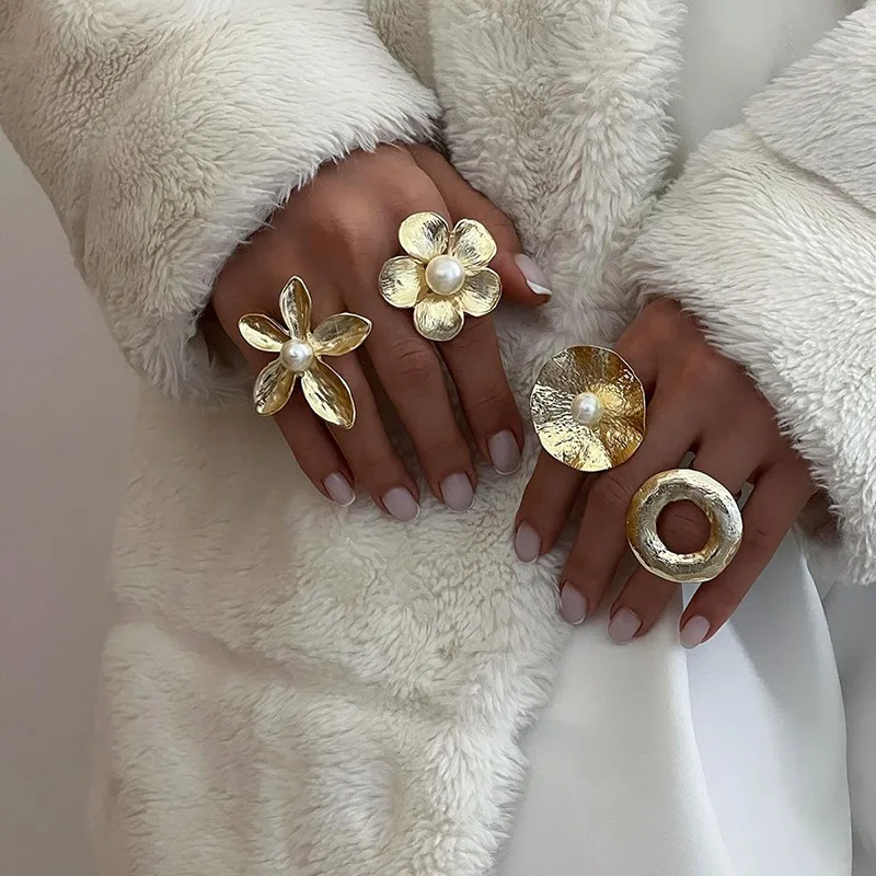 

2025 Bold Floral Ring - Asymmetric Zinc Alloy Statement Ring, Unique Handmade Cocktail Ring for Women