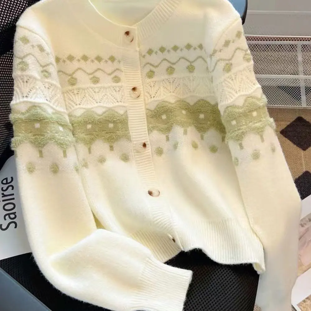 

Осенне-зимний кардиган 2025 г., женский белый вязаный свободный повседневный кардиган с пуговицами и цветочным узором
