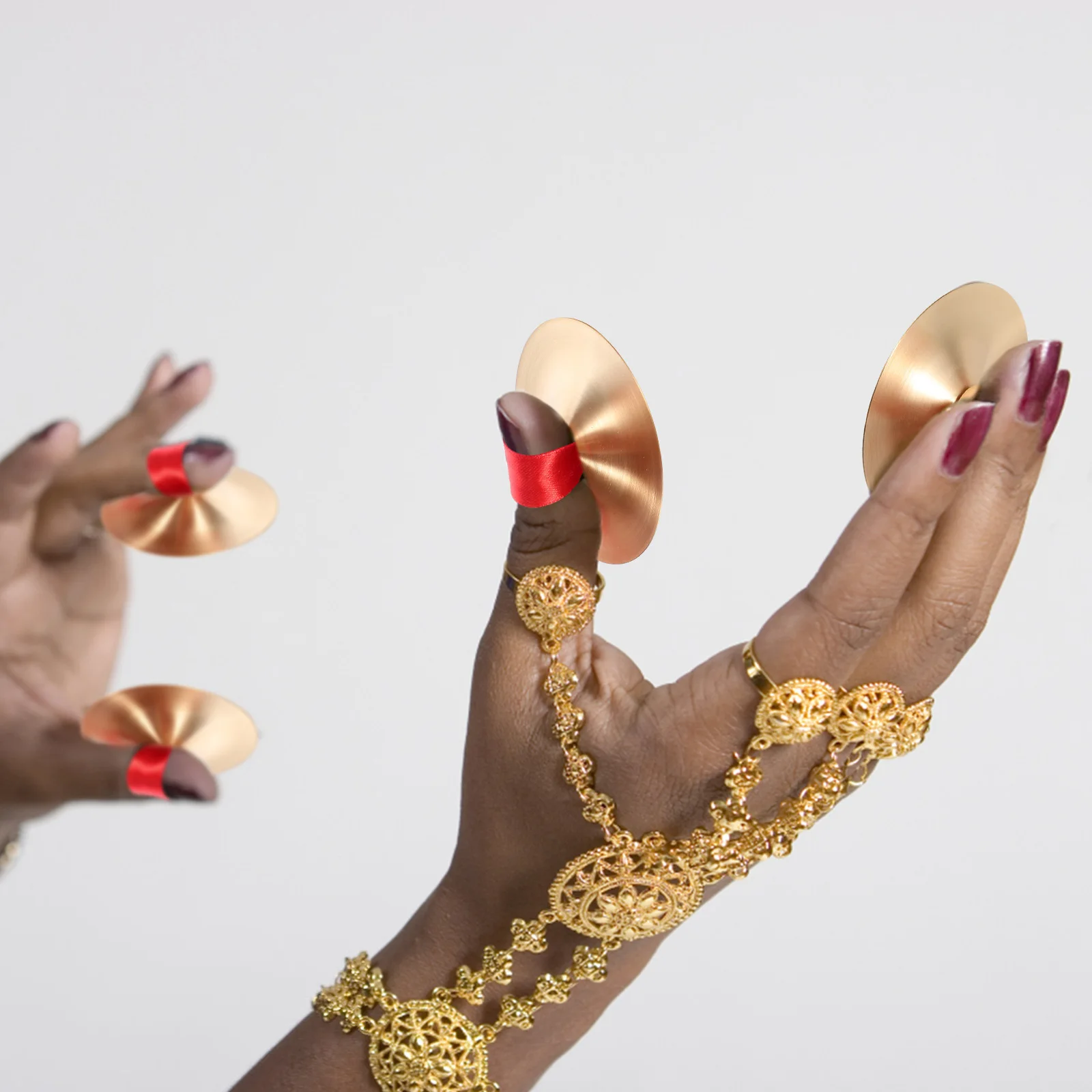 

2Pairs Children's Copper Cymbals Set Premium Finger Hand Percussion Instrument for Belly Dance Party Musical Performance