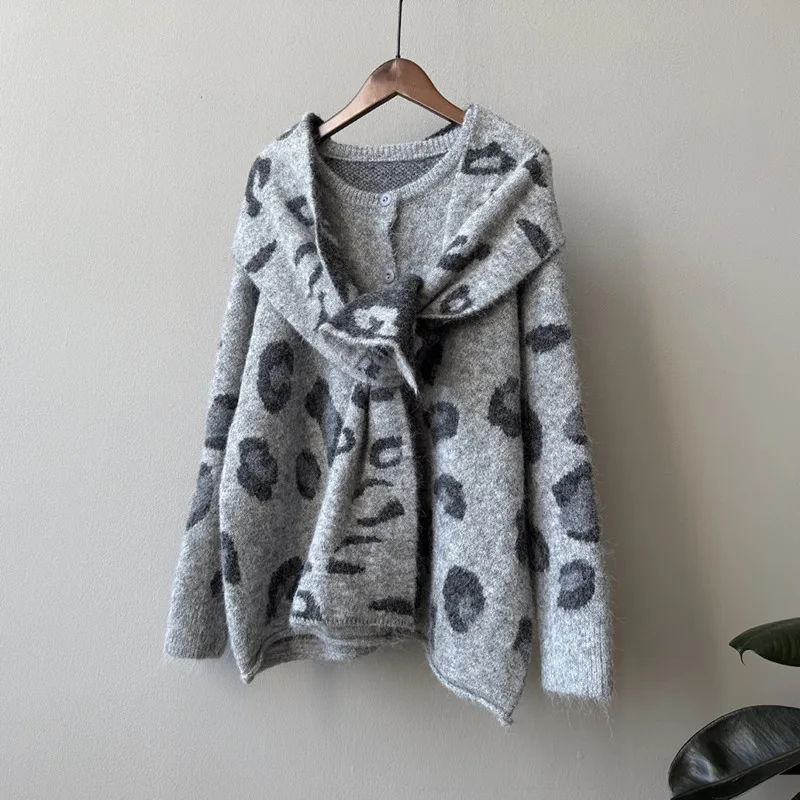 EAEOVNI ليوبارد محبوك المرأة سترة سترة عادية التباين اللون وشاح طوق المرقعة زر الملابس 2025 الخريف الشتاء #6