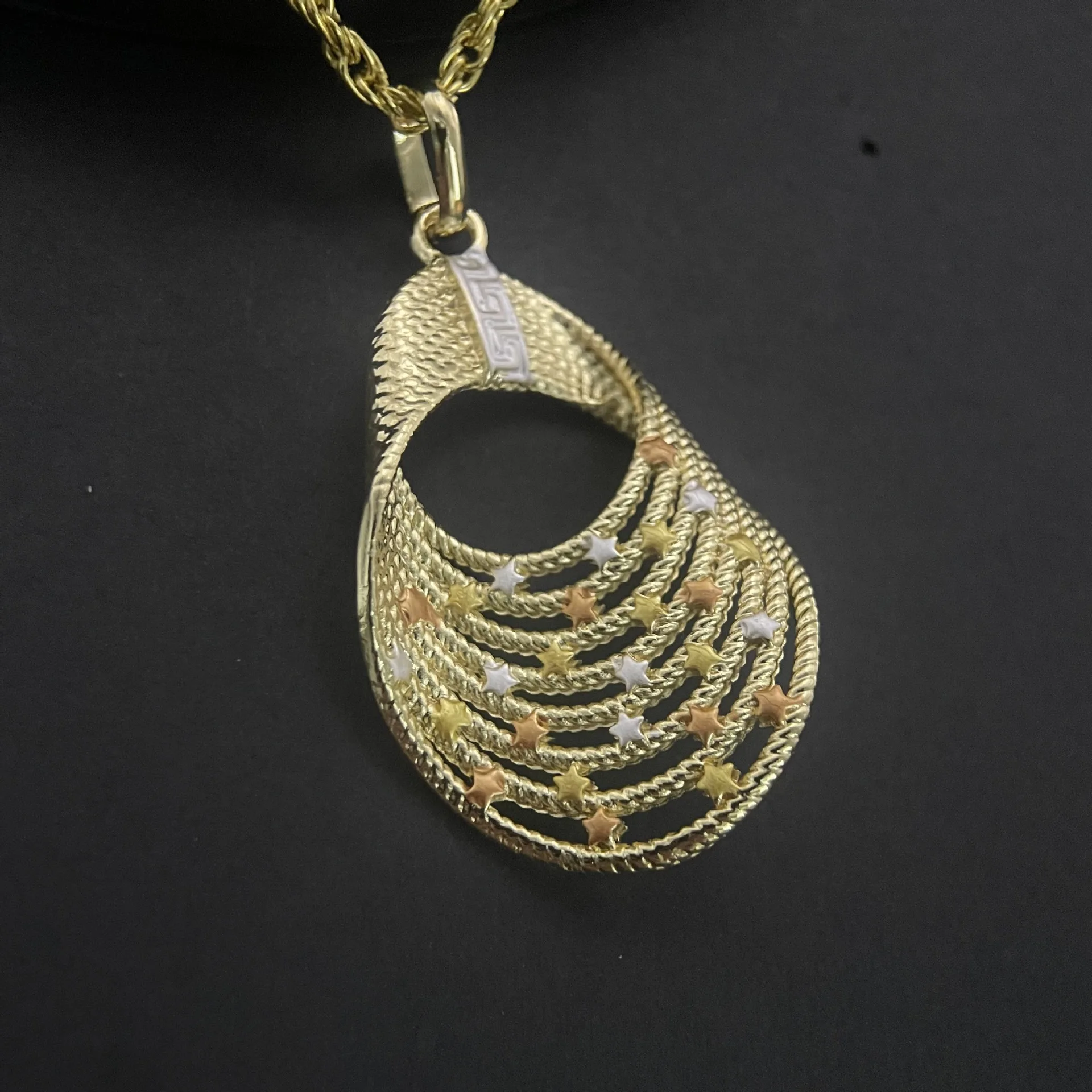 Buon Set di gioielli a forma di fiore per le donne orecchini placcati in oro 18 carati e collana con ciondolo regalo di nozze di gioielli di moda