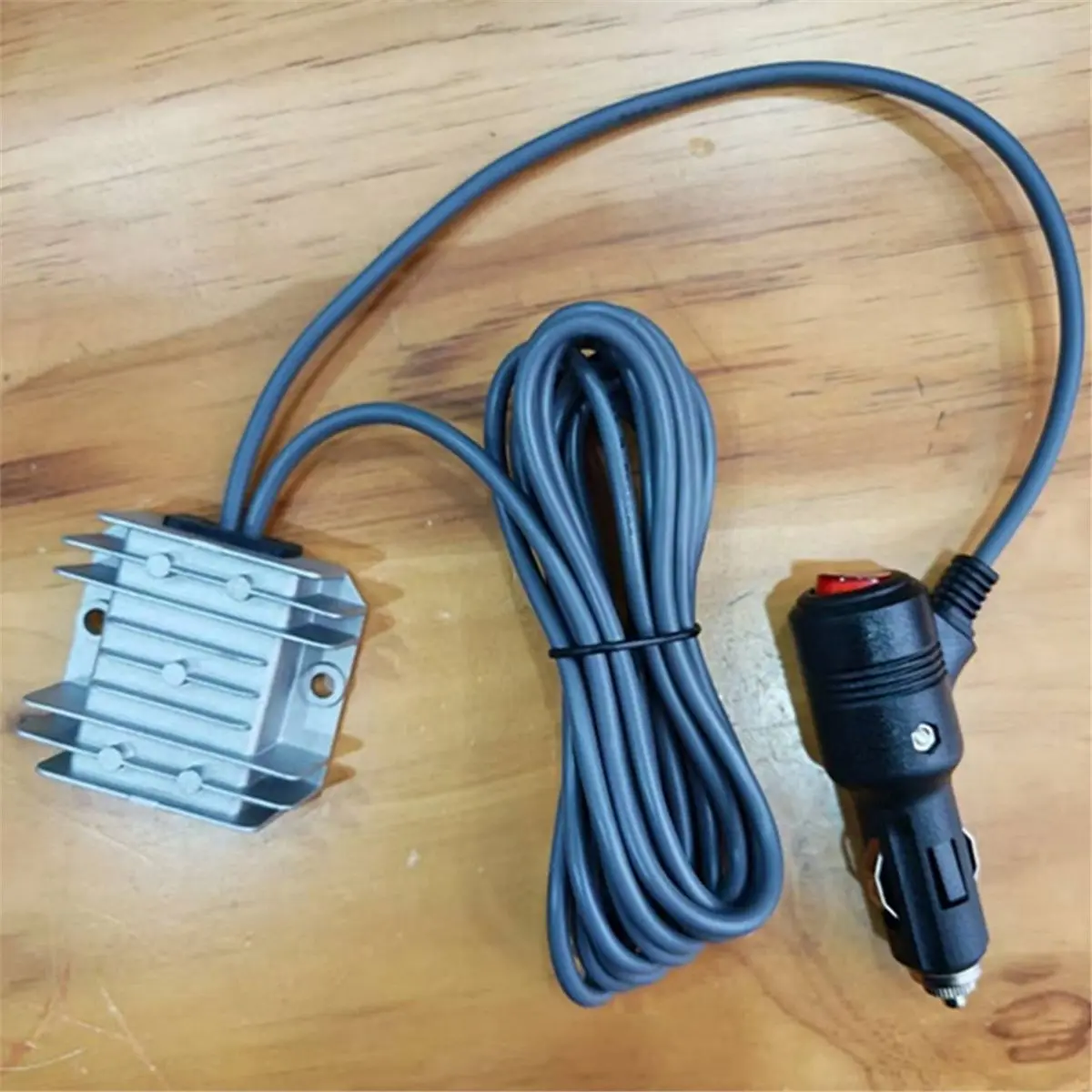 Multi-use Gear 3.5A Adapter 12V-30V Converter 95 Efficiency 9V-28V Input Range Stable 3.5A Output in-Car Power Supply for Cars
