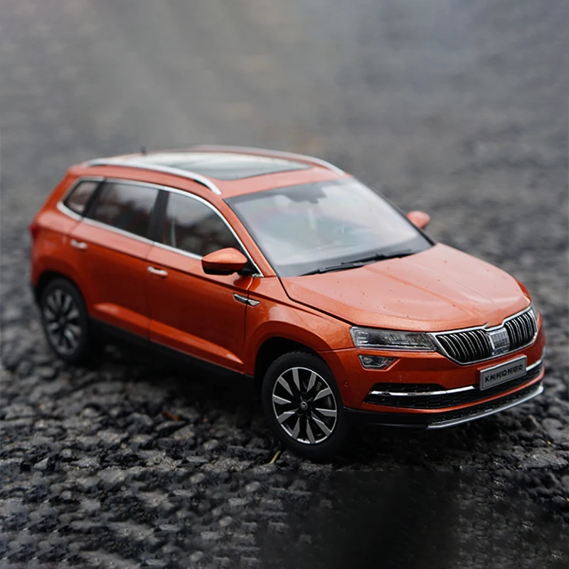 Diecast 1:18 Scale Alloy Simulation Skoda KAROQ Car Toy Car Model Classic Collection Display Gift Toy Souvenir Scene Arrangement