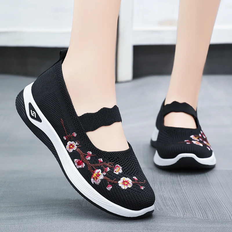 Non-slip Soft Sole Mom Sneakers Summer Breathable Mesh Embroidery Casual Shoes for Women Comfort Lightweight Flat Sneakers Women