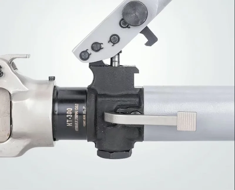 wysokiej jakości Zintegrowane hydrauliczne szczypce do zaciskania z urządzeniem zabezpieczającym Szczypce hydrauliczne HT-300 Szczypce do zaciskania z miedzi i aluminium