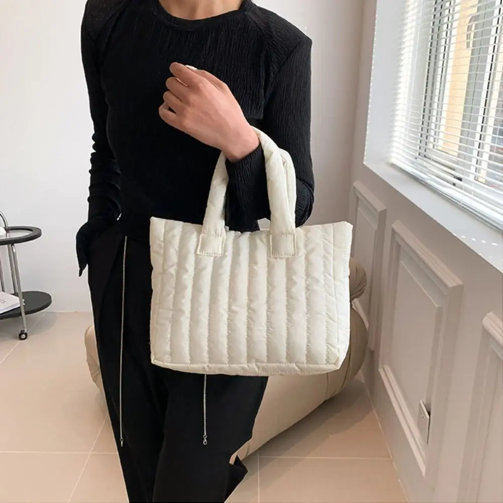 

Casual Korean Style Padded Tote Bag Large Capacity Quilted Puffer Handbag Solid Color Cloth Cloud Shoulder Bag Travel