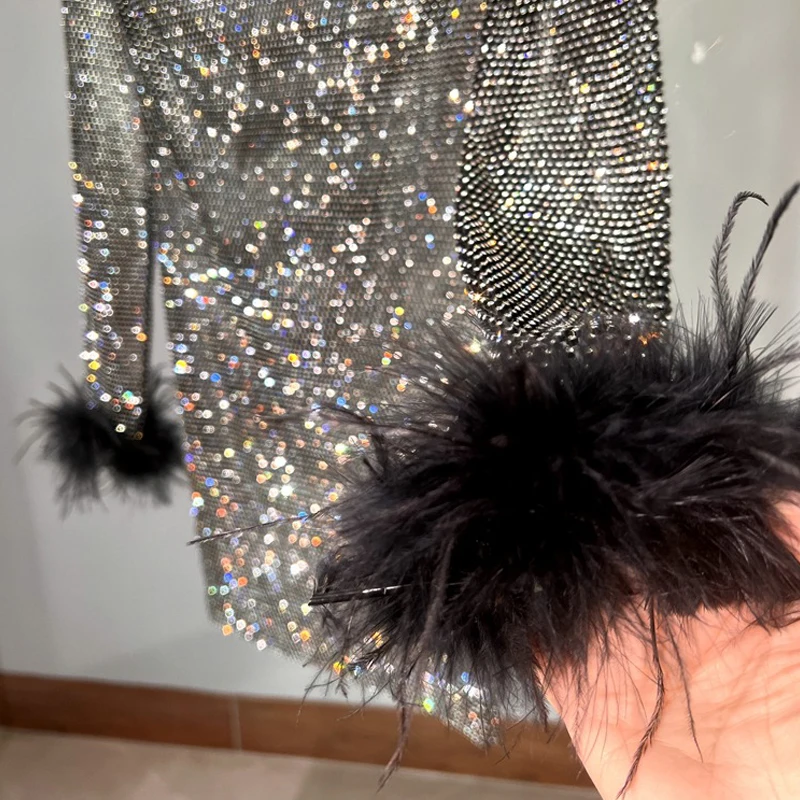 Damen Voll-Strass Netz-Bodycon-Minikleid mit Straußenfedern-Manschette, Langarm, Durchsichtig, für Nachtclub, Geburtstag, Abendveranstaltungen – Detail 9