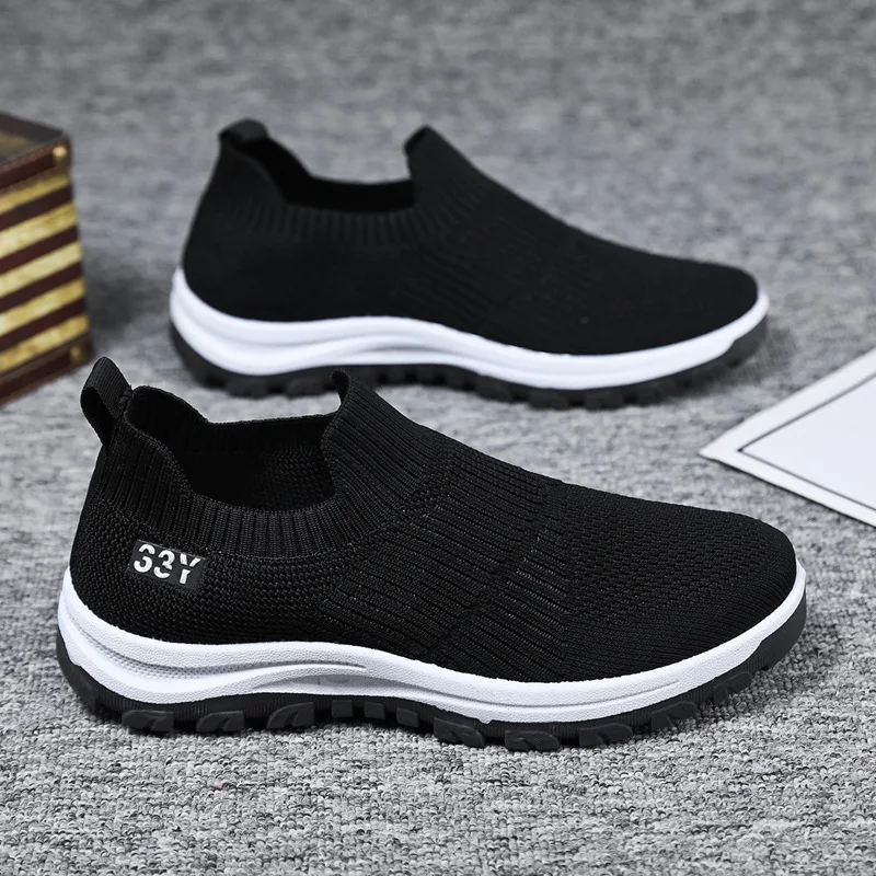 Men's sports shoes fly-woven breathable non-smelly feet soft soles one pedal fashion casual shoes men's