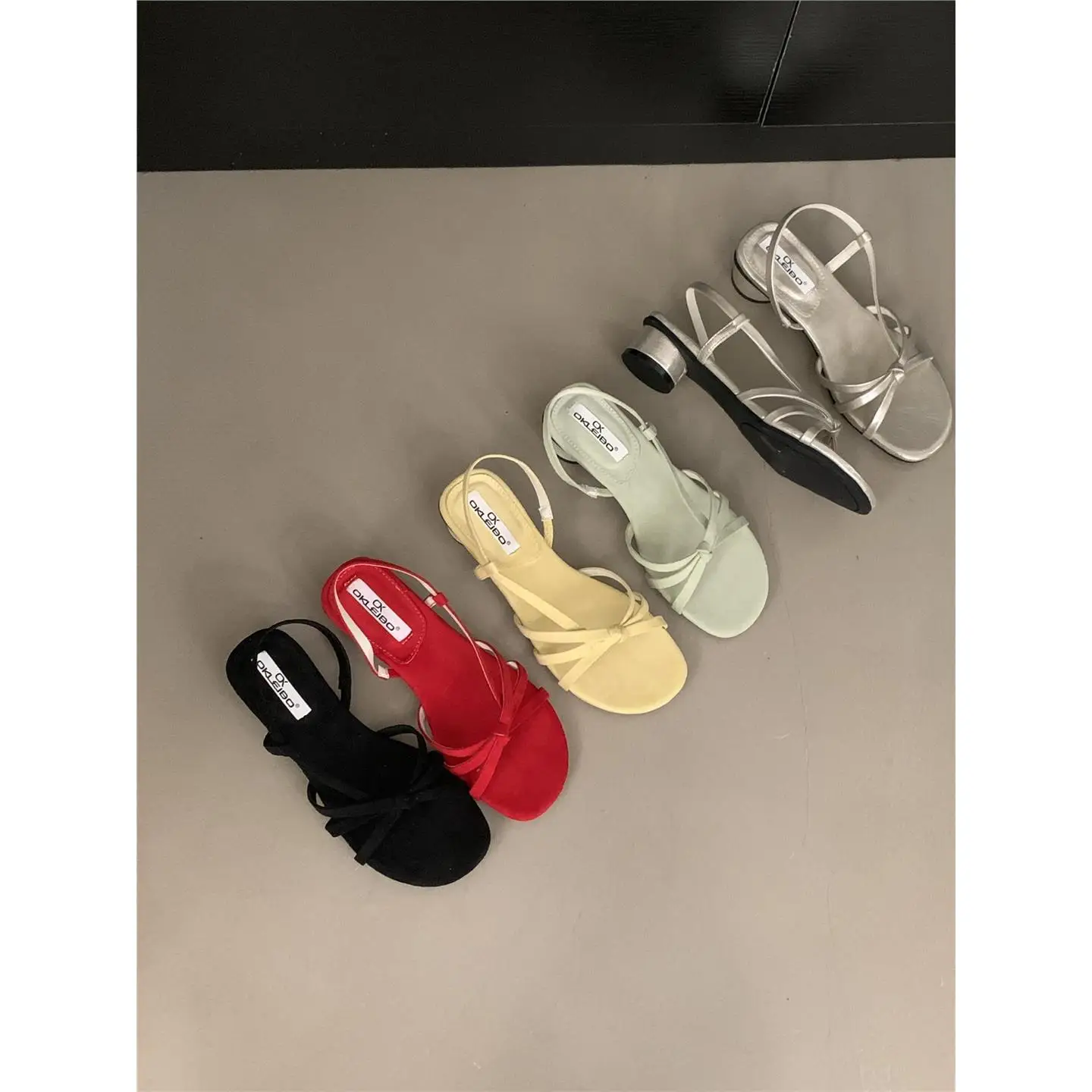 

Женские туфли с перекрестной завязкой, коллекция 2024, летние пантофле на квадратном каблуке, новые скандальные шлепанцы, туфли Мэри Джейн на квадратном каблуке Cross-Ti