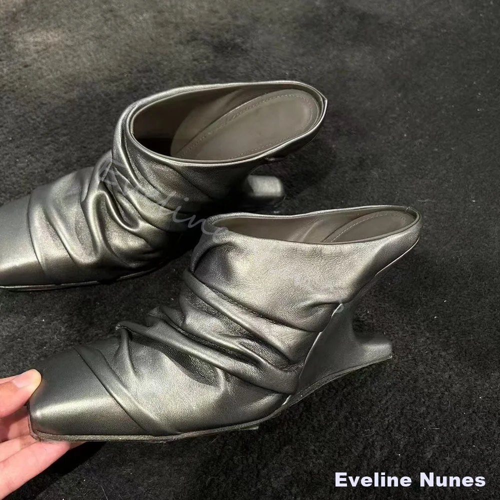 

Muller Niche Design High Heels Women Summer Strange Style Square Toe Pleated Wedges Sandals 2026 Fashion Outdoor Street Slippers