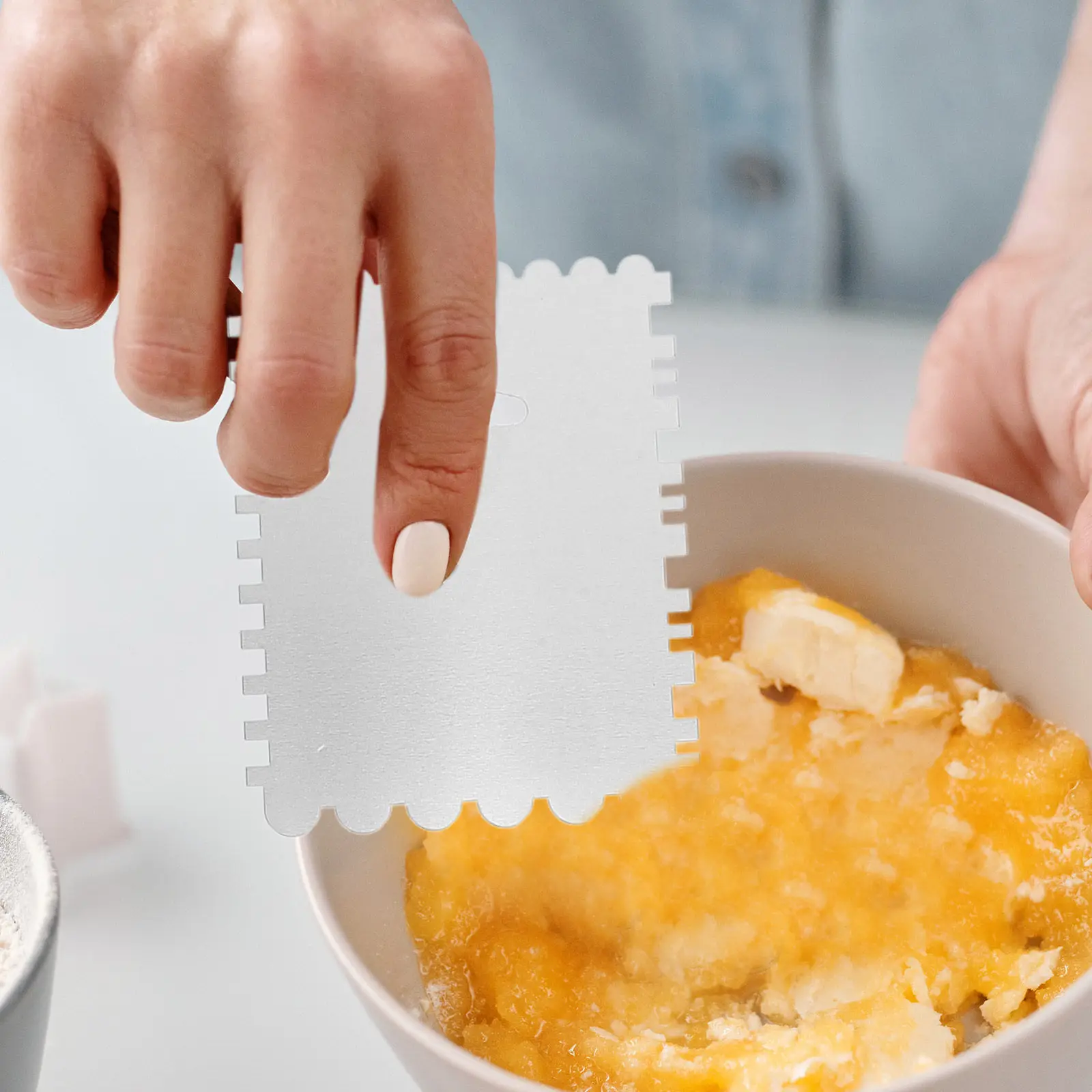 8Pcs Baking Scrapers Cake Scraper Kit Multifunctional Odontoid Tool for Smoothing Cream Decorating Professional Cake Baking