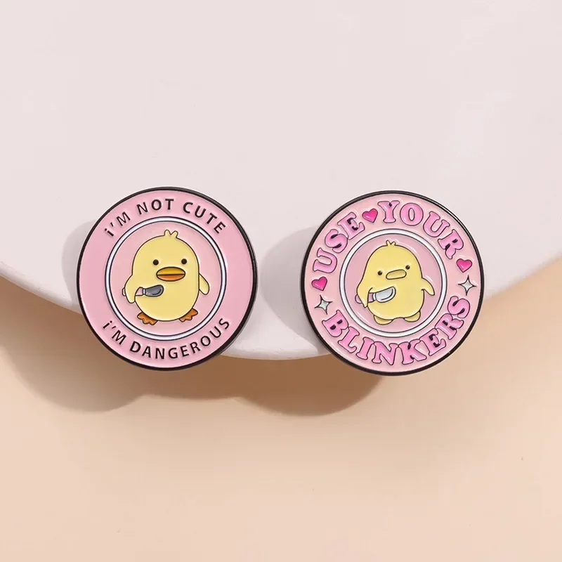 Women's Brooches Creative Cute Knife Holding Yellow Duck Brooch for Clothes Personalized Pink Animal Badge Accessories