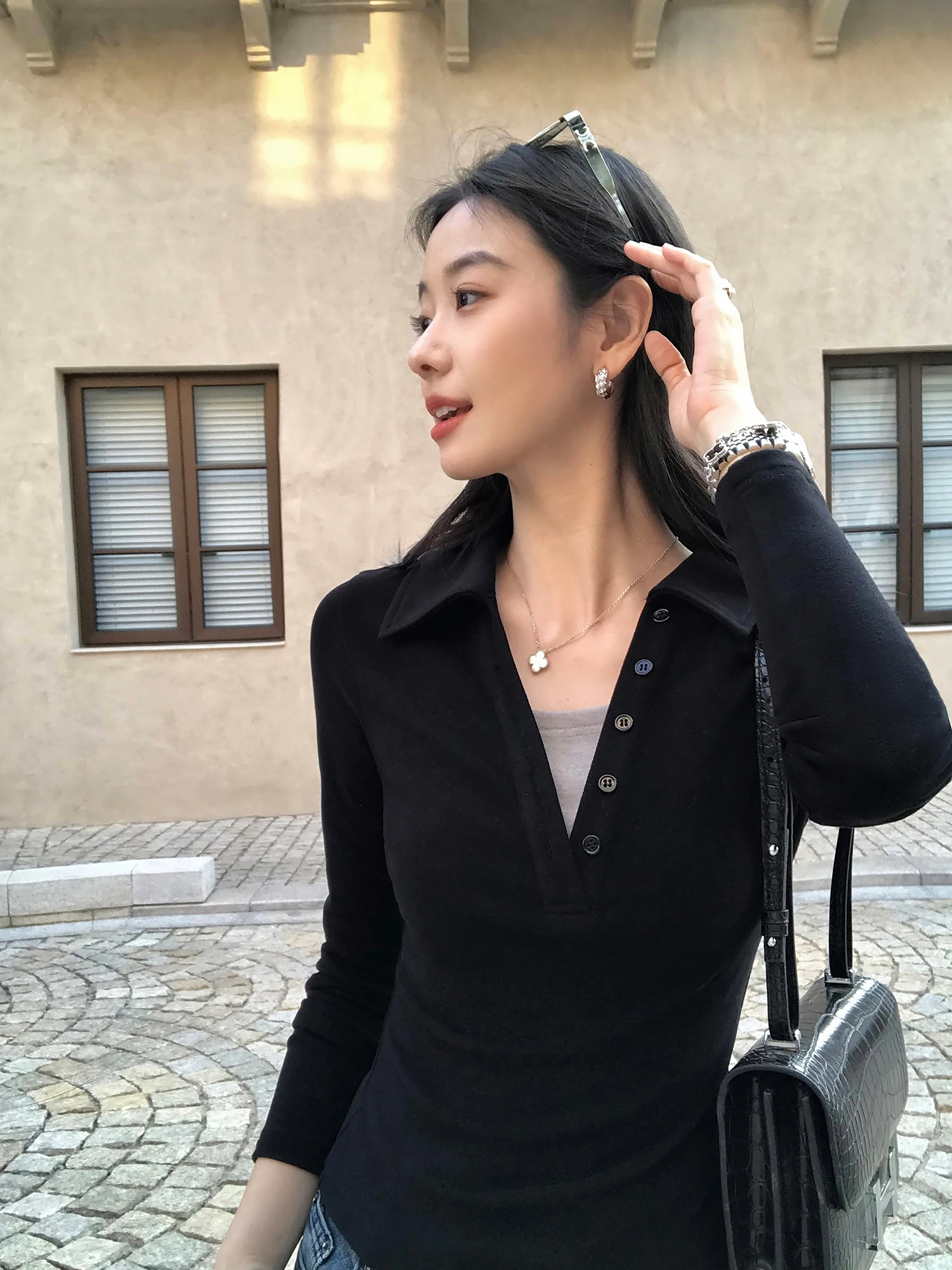 

Mulvan Color Knitted Long Sve V-Ne Slim Fit Women's T-irt Casual Sle Fake Two-Piece Henry Collar Top