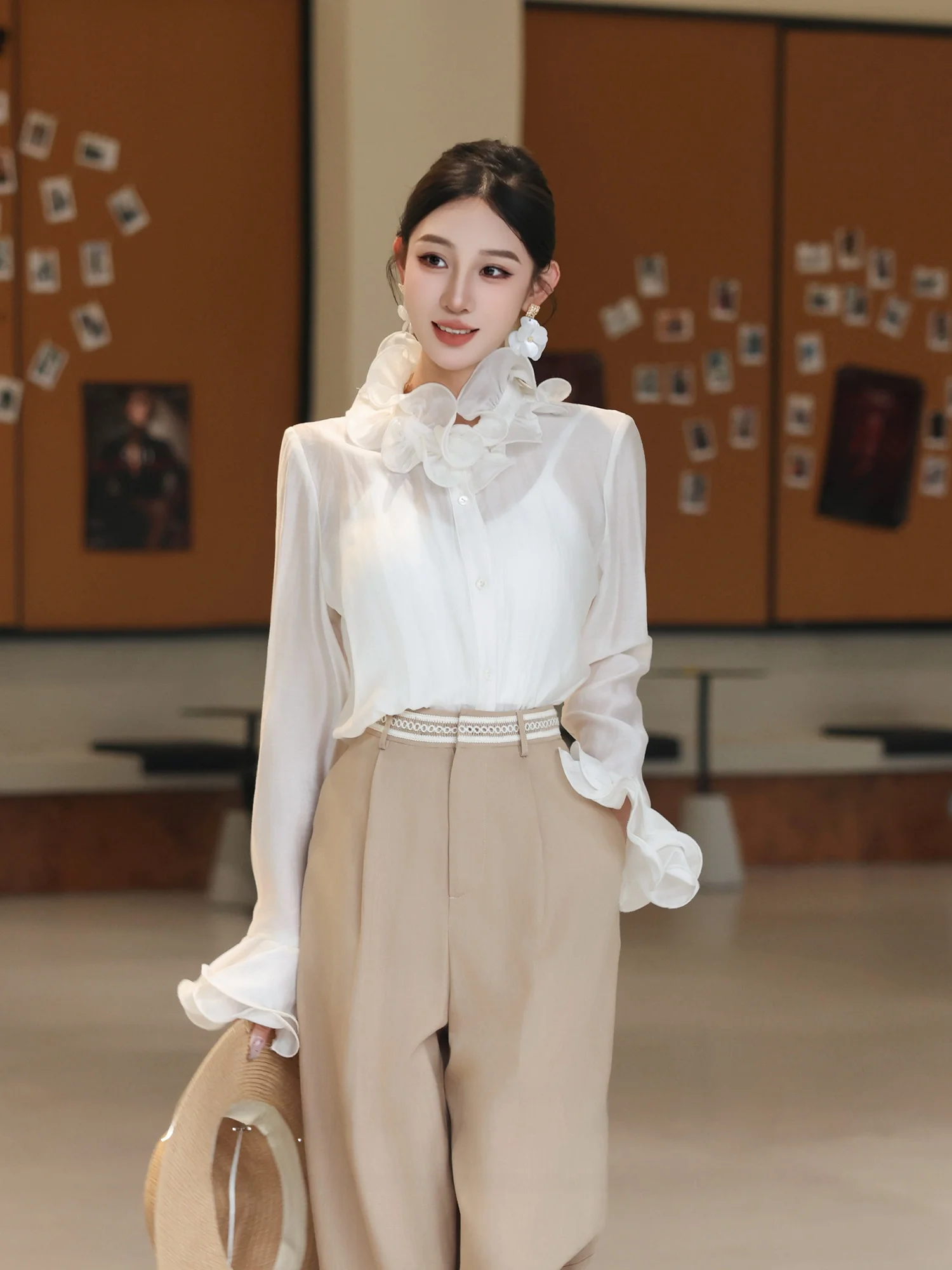 

Original MD Spring Summer 2026 Luxury Design Wooden Collar irt Top French Sle Straight Tube Polyester Fiber Long Sve
