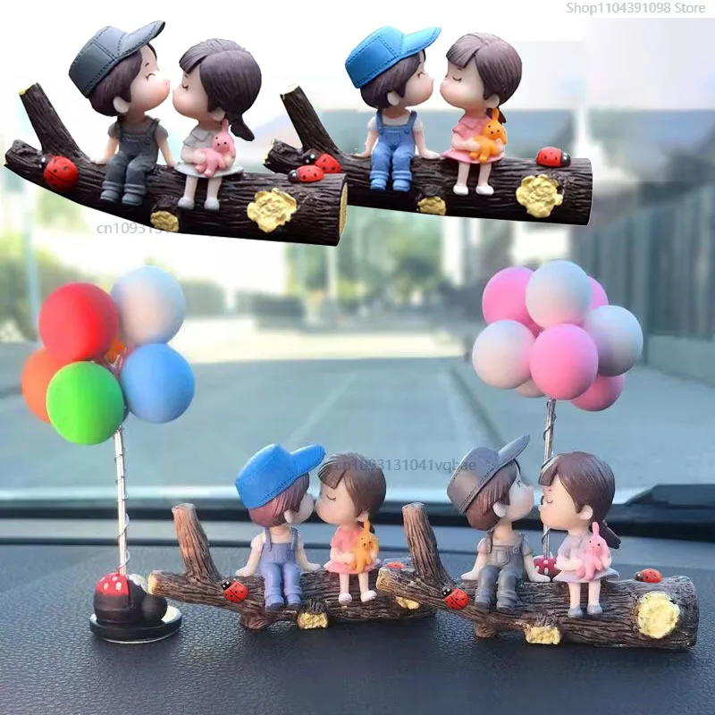 Cute Kissing Couple…