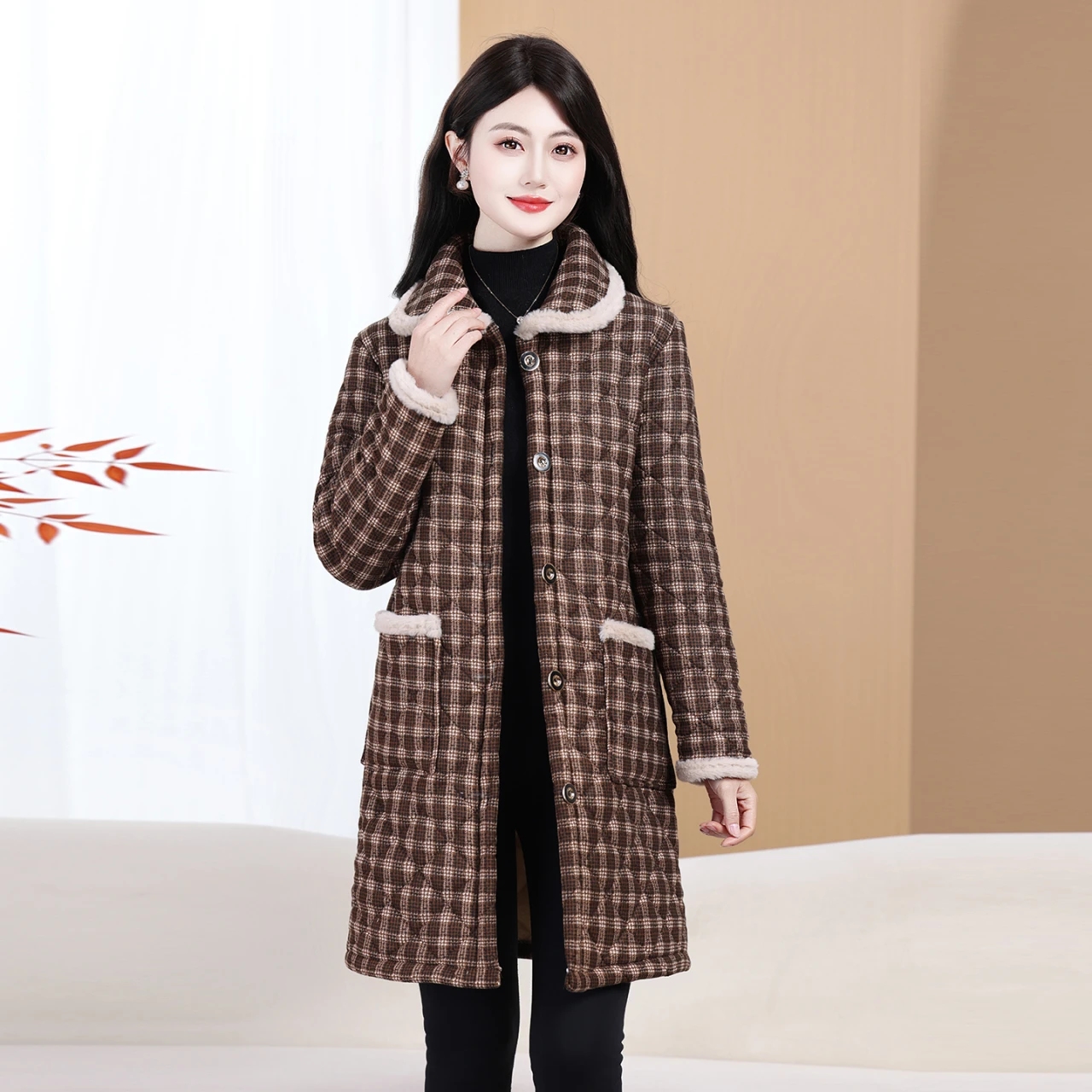 سترات شتوية نسائية سميكة مع معطف دافئ مخملي سترة نسائية في منتصف العمر مبطنة بالقطن