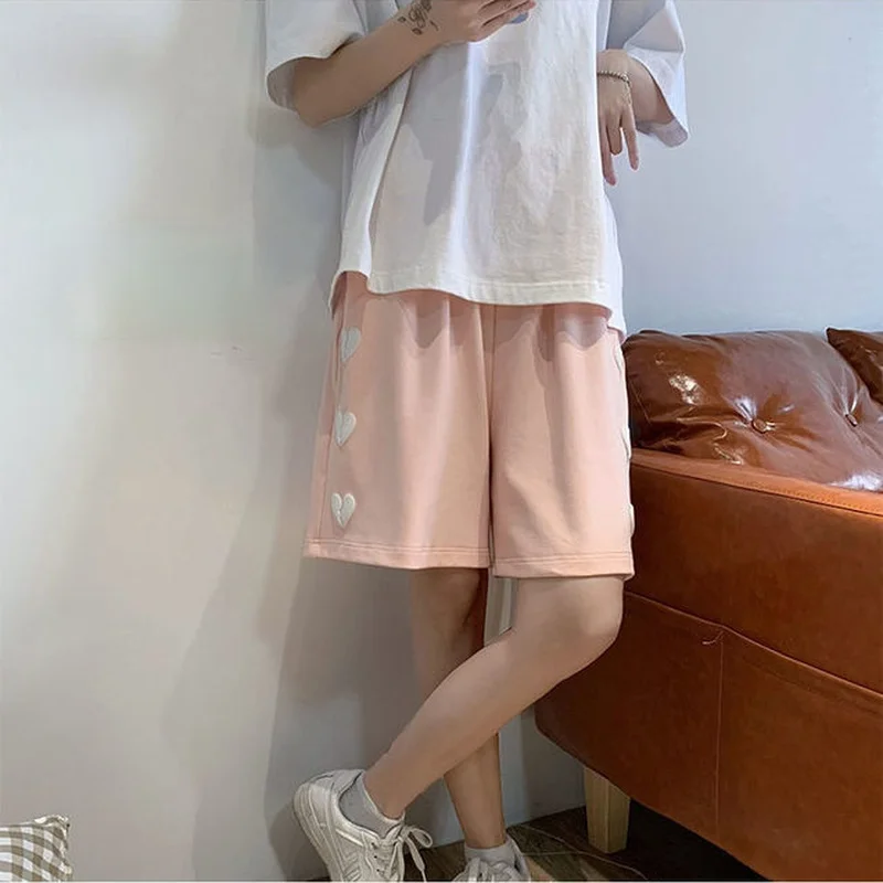 

Шорты женские летние в корейском стиле свободные студенческие широкие брюки длиной до колена модные повседневные Лидер продаж винтажный принт с треснувшими сердечками пары