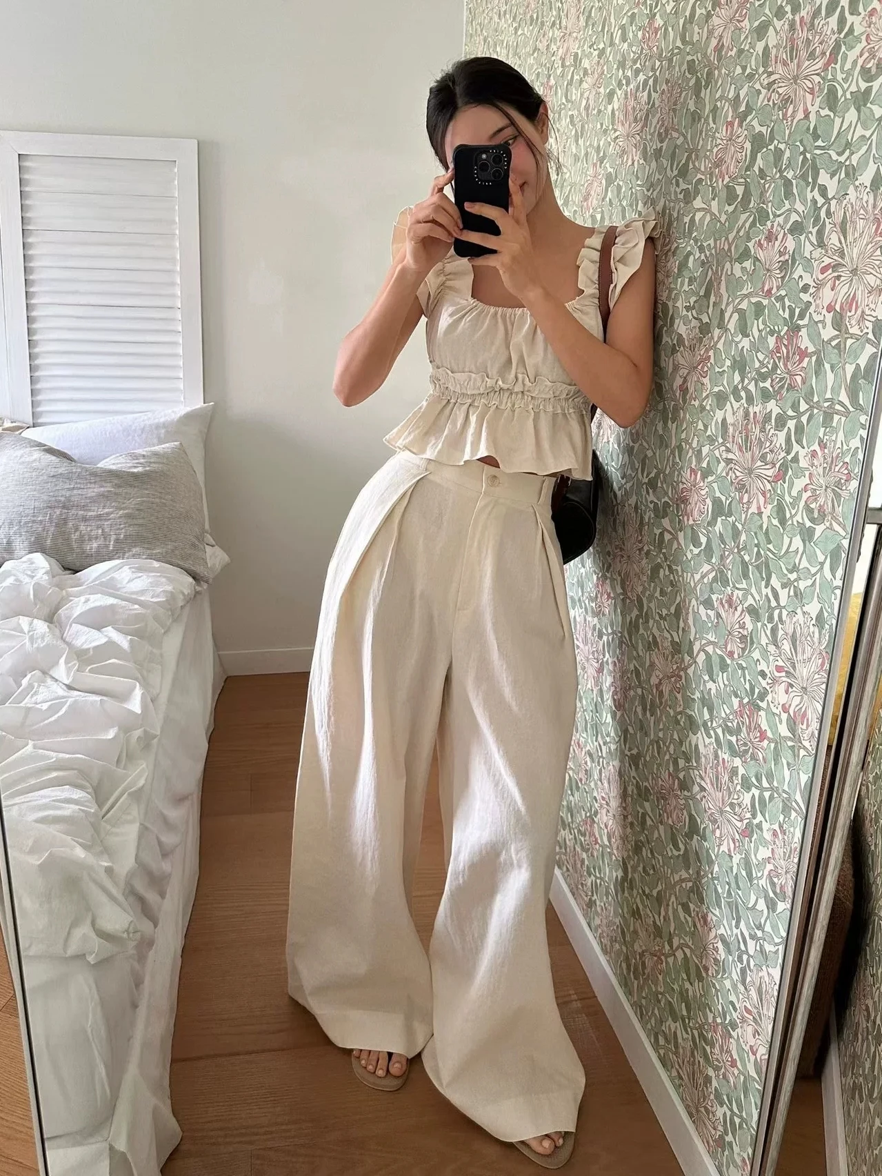 

Women's Fashion Slimming High Waist Short Sleeve Vest Top Set with Pleated Square Collar Tank Top And Wide Leg Pants