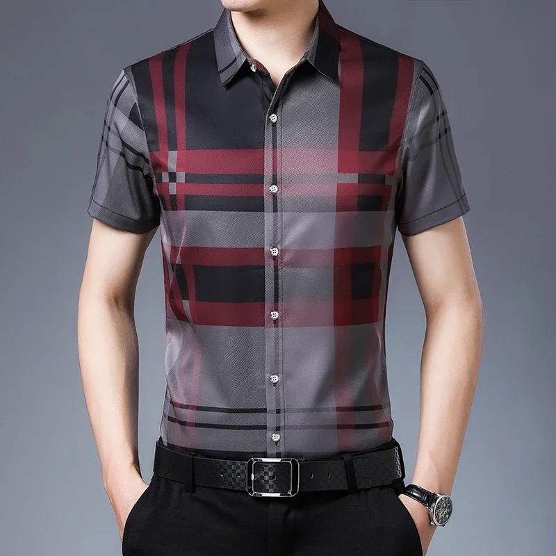 Men\'s Striped Business Casual Short Sleeved Shirt Wrinkle Resistant and Non Ironing Comfortable Top