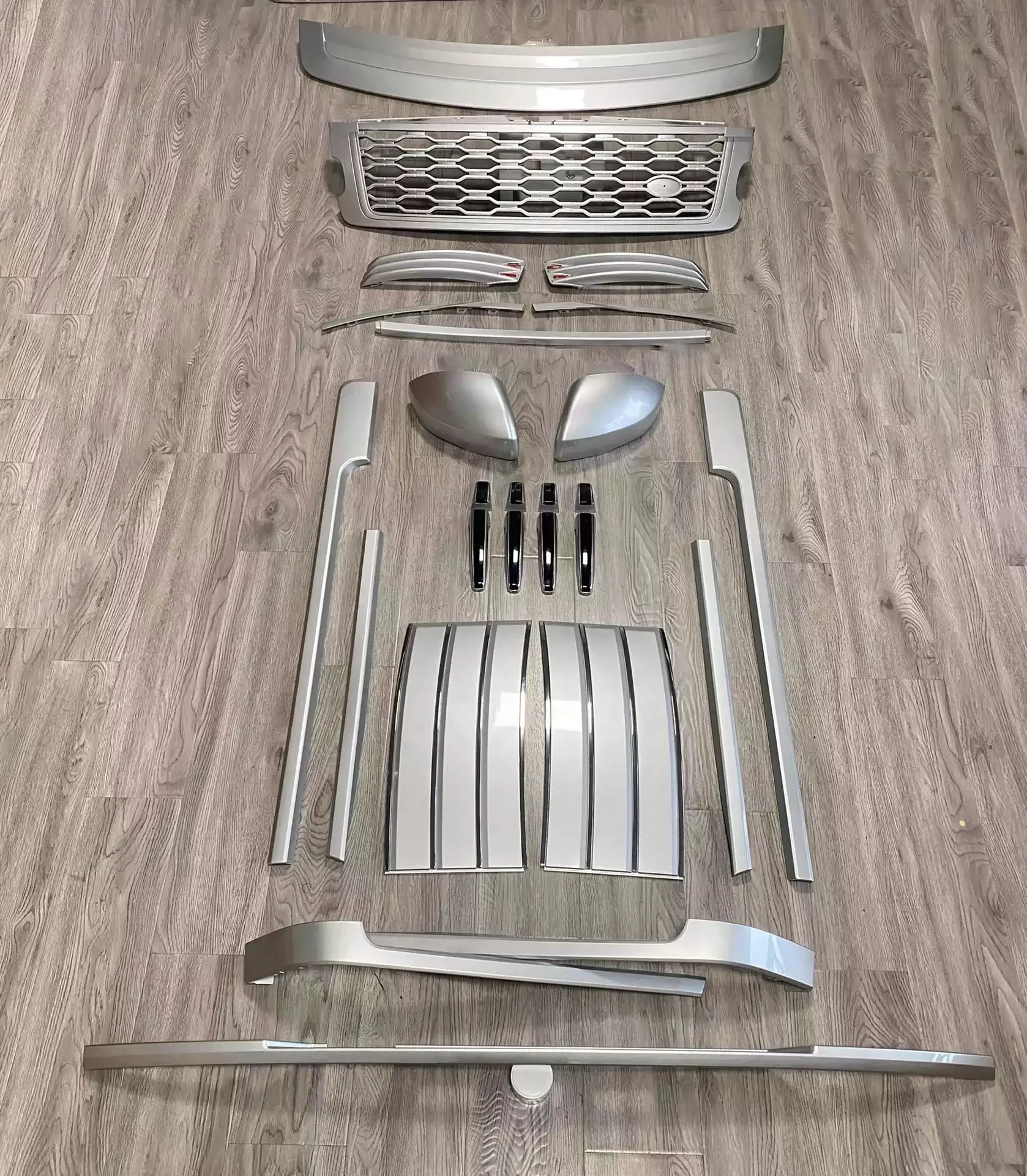 Immagine 6: Kit pannello di rivestimento Bofy con griglia nera completamente lucida per Range Rover Vogue L405 2013-2017