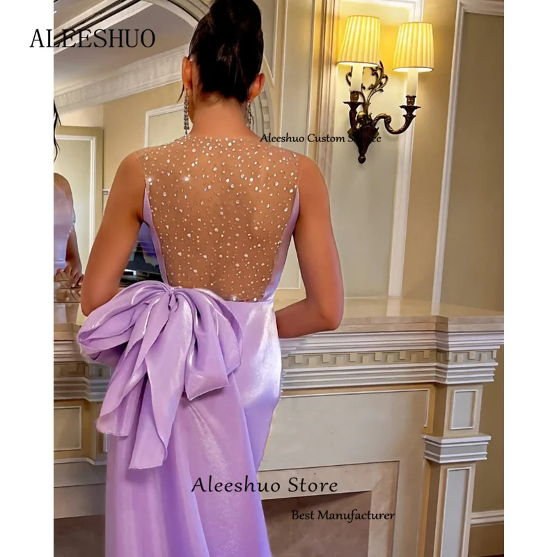 Moderne Satin-Meerjungfrau-Lila-O-Ausschnitt-lange Abendkleider, einfache Falte, Perlenstickerei, Kristall-Illusion, Seitenschlitz, rückenfrei, 2025 Maßgeschneidert