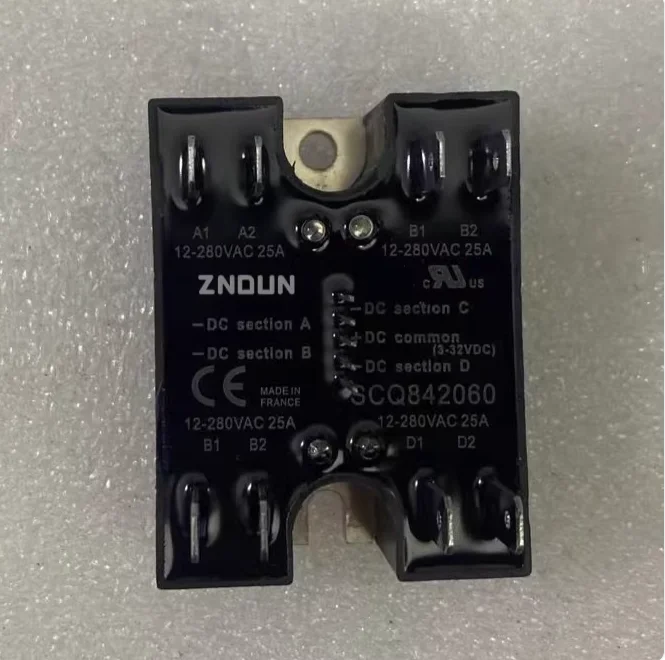 

1PCS Brand new set of four solid-state relays SCQ842060 SQ24D25 TD2420Q SD24R50