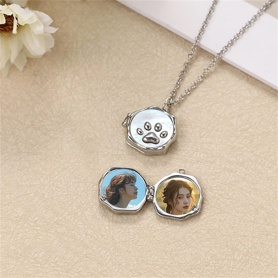 

Customized Photo Paw Locket Necklace for Women Copper Personalized Colorful Photos Cat Locket Necklace Memorial Jewelry Gift