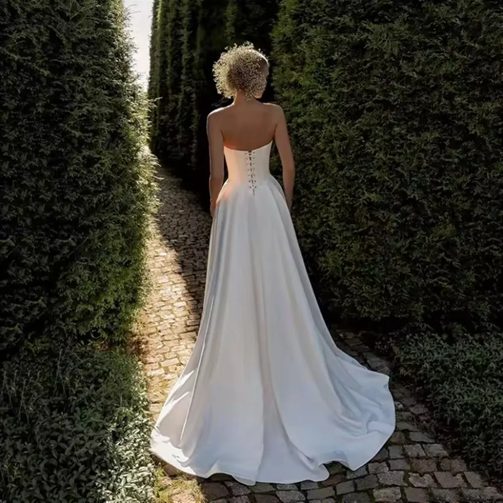 

Elegant Satin Wedding Dress A-Line Strapless V-Neck Backless Robes Chic Bride Prom Gown Simple Bridal Gown Customized