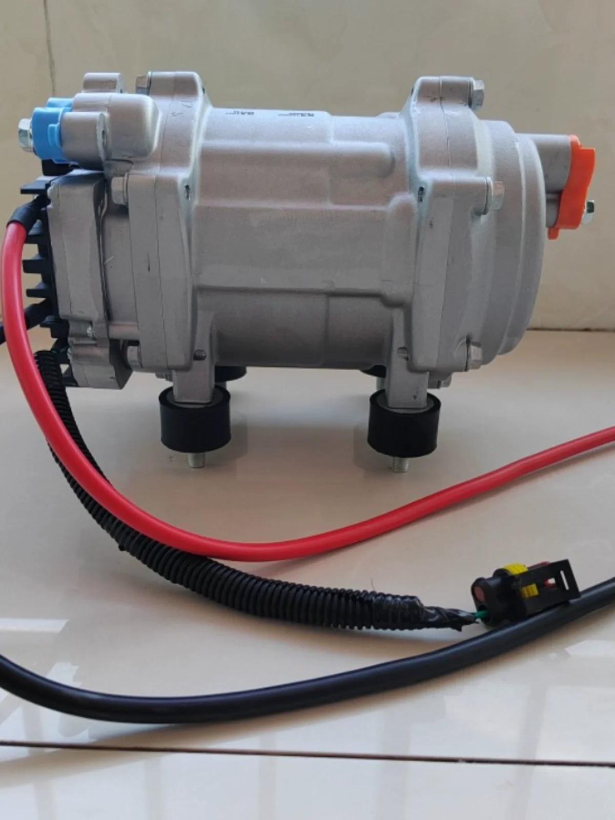 Universal 12/24V Parking Air Conditioner Electric Compressor with Controller, Truck and RV Modification