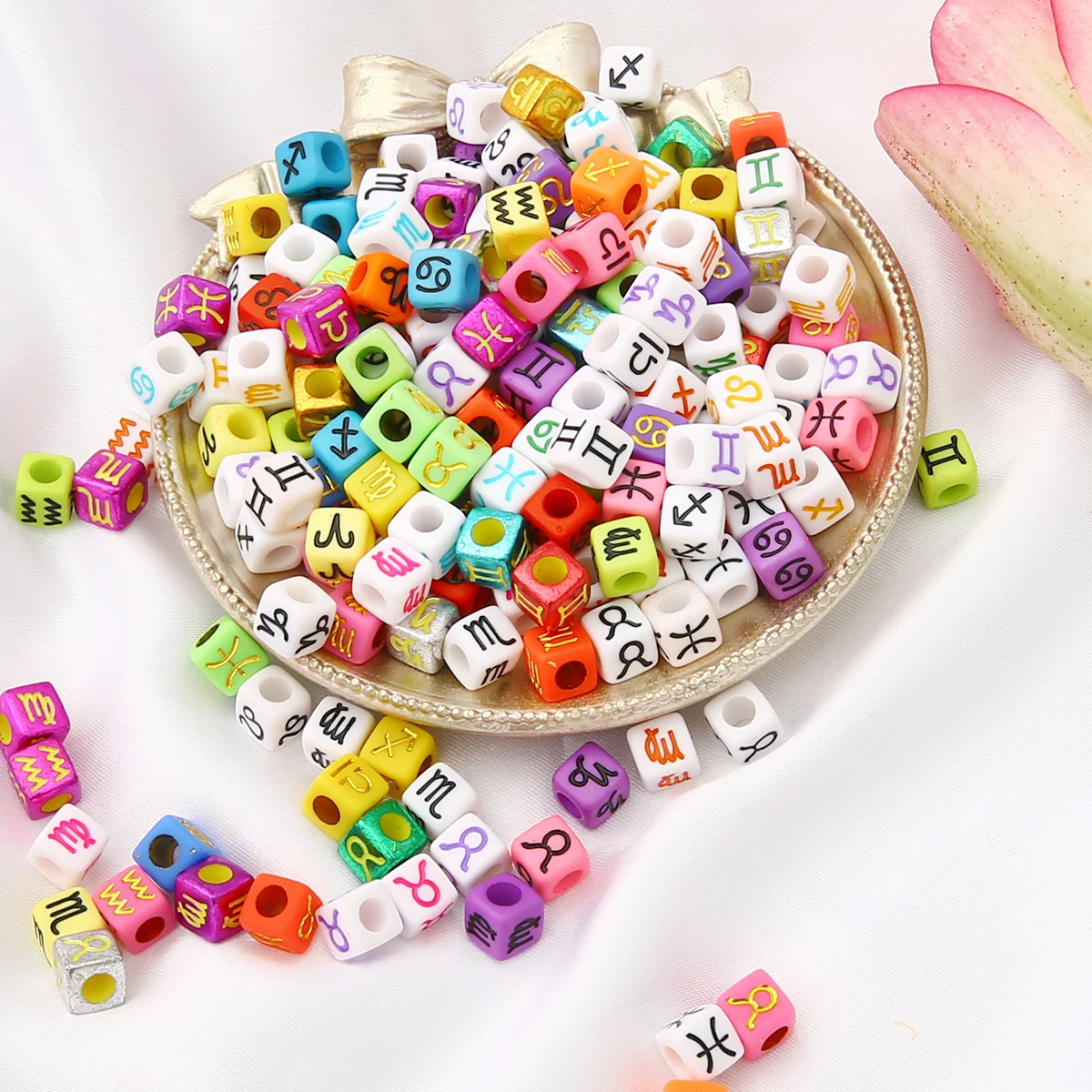 50 Stück Acryl-Sternzeichen-Perlen, zufällig gemischt, quadratische Alphabet-Perlen für die Schmuckherstellung, DIY-Armband, Halskette – Detail 1
