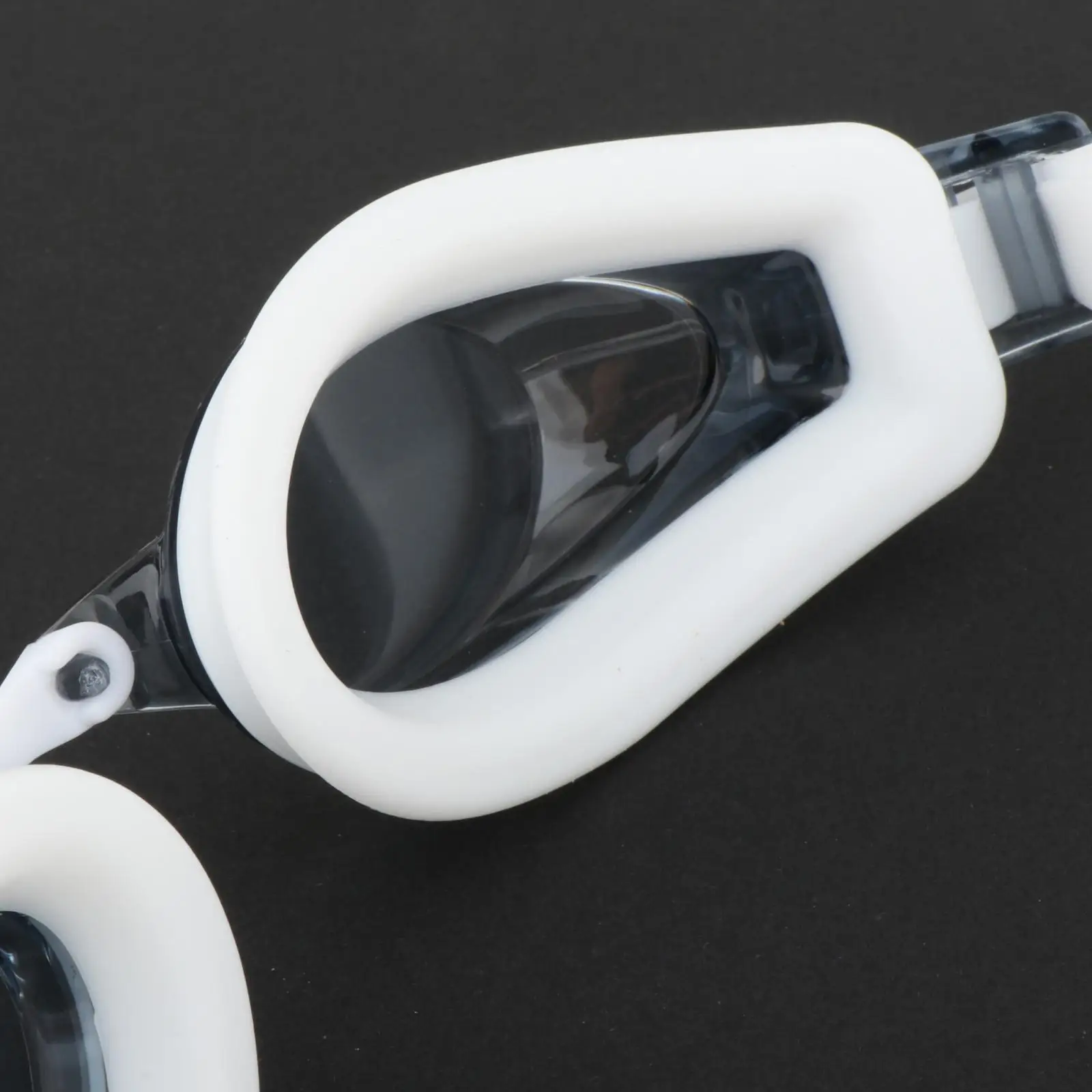 Swimming Goggles Soft Silicone Leakproof Anti Fog Adjustable Strap for Beach Snorkeling Swimming Pool Water Sports Youth