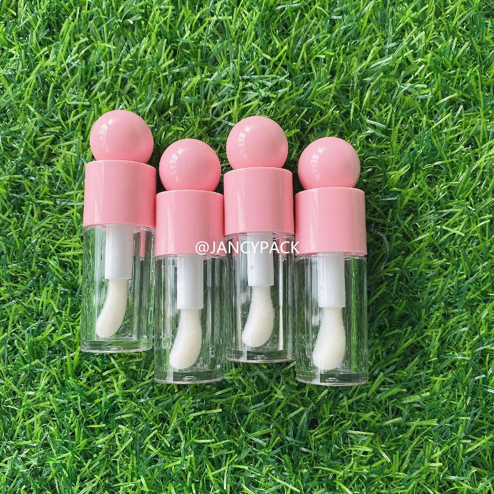 

4ml Pink Round Heart Ball Lip Gloss Wand Tube Cosmetic Lip Glaze Bottle Lip Oil Container With Big Brush