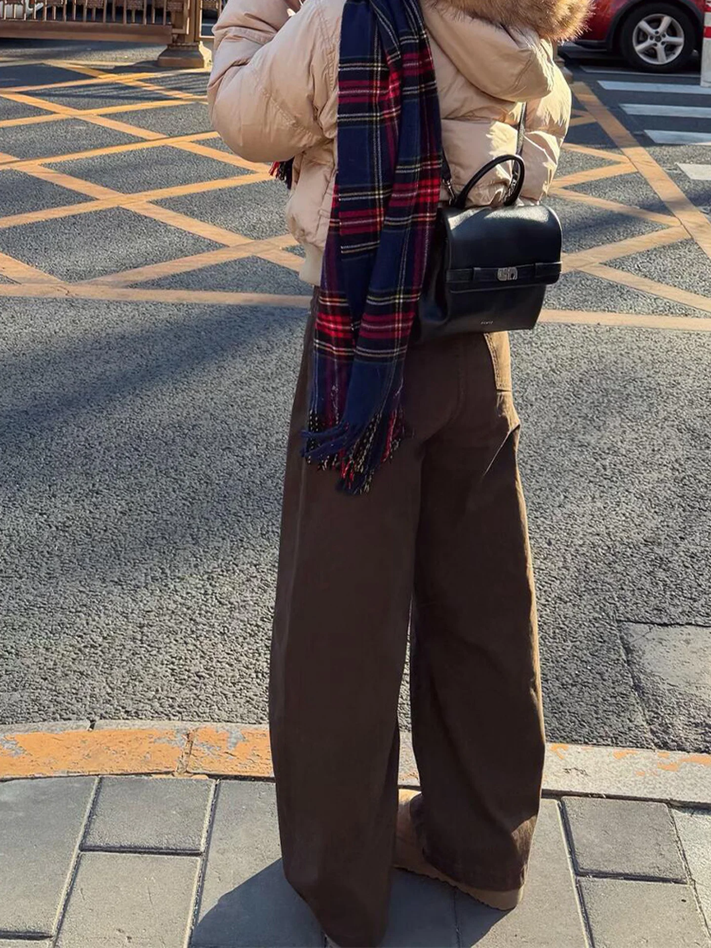 Plus size americano retro café cor denim calças femininas outono inverno novo sle emagrecimento cintura alta perna larga jeans