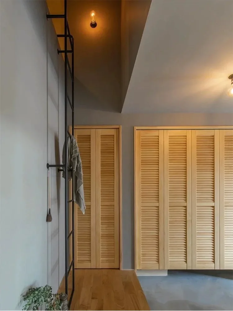 Japanese-style solid wood wardrobe door, custom Nordic style cherry wood louver sliding door